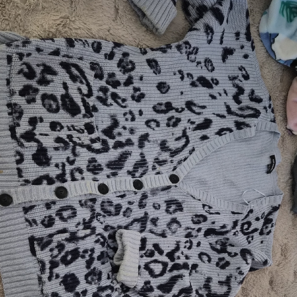 525 America Gray and Black Leopard Print Sweater